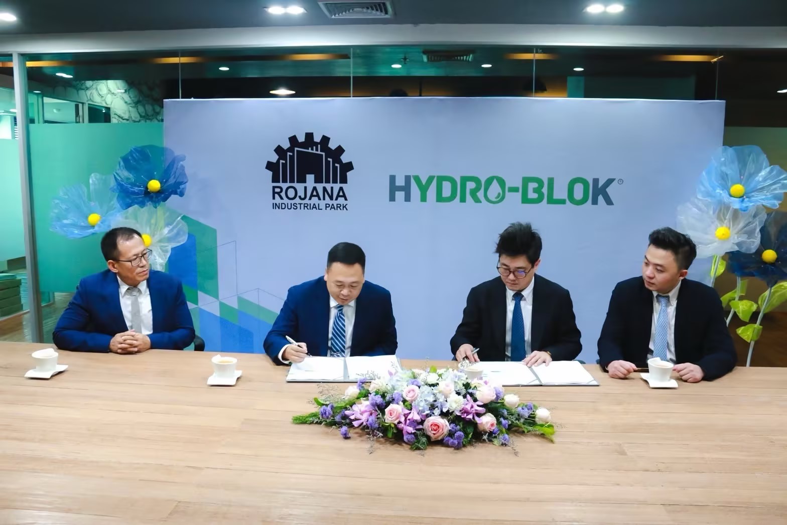 Rojana e Hydro-Blok firmaron el acuerdo de empresa conjunta Rojana e Hydro-Blok firmaron el acuerdo de empresa conjunta.